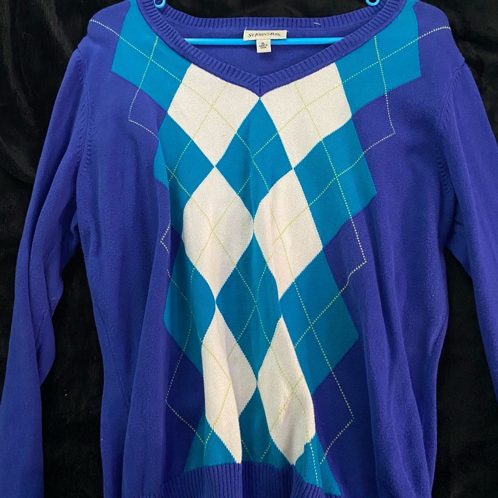 Vintage sweater with design